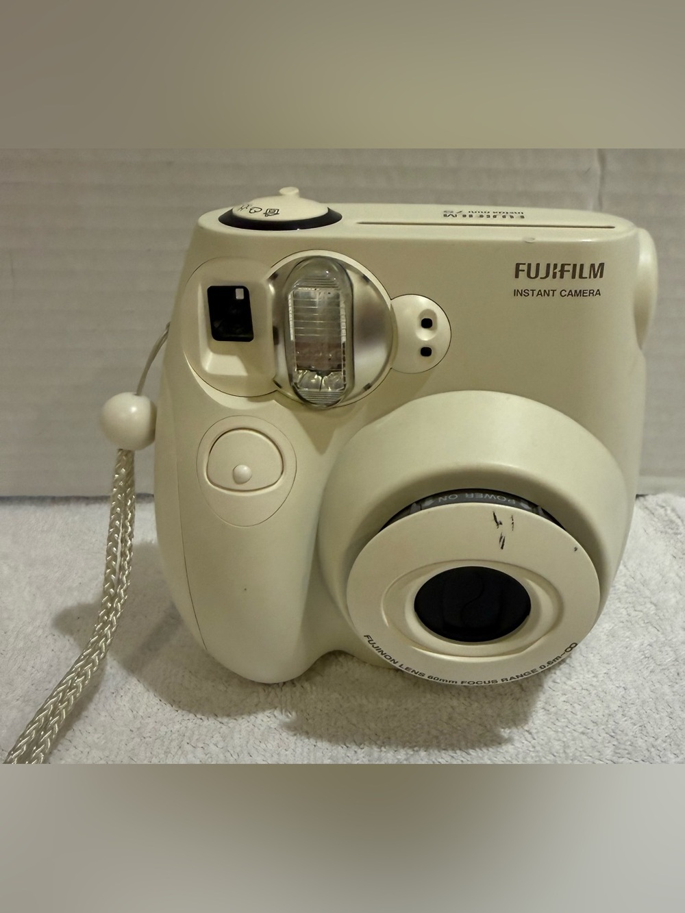 Fujifilm Instax Mini Instant Camera - Cream White